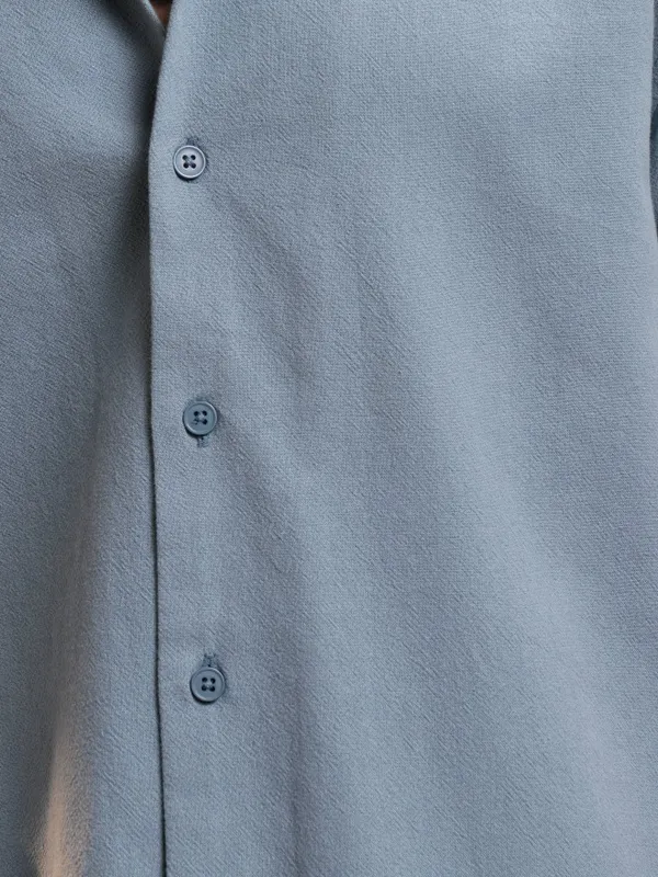 Highlander Men Blue Solid Relaxed Fit Casual Shirt