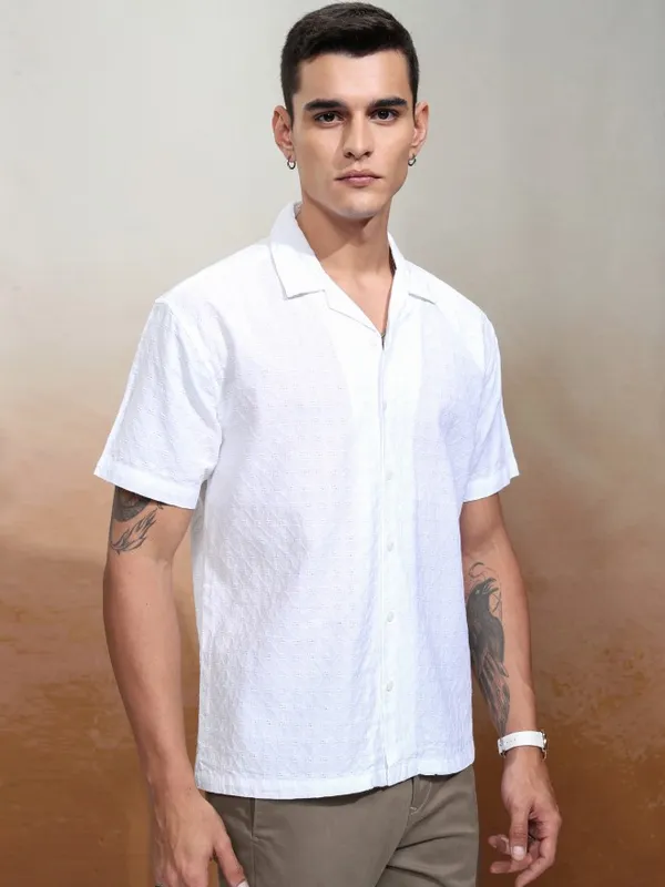 Highlander Men White Textured Relaxed Fit Casual Shirt