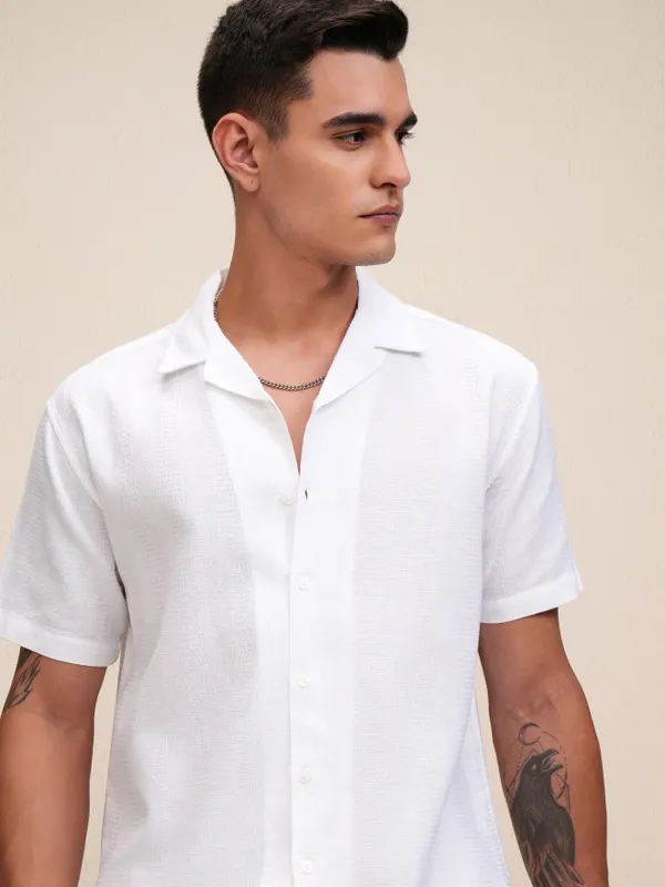 Highlander Men White Textured Relaxed Fit Casual Shirt