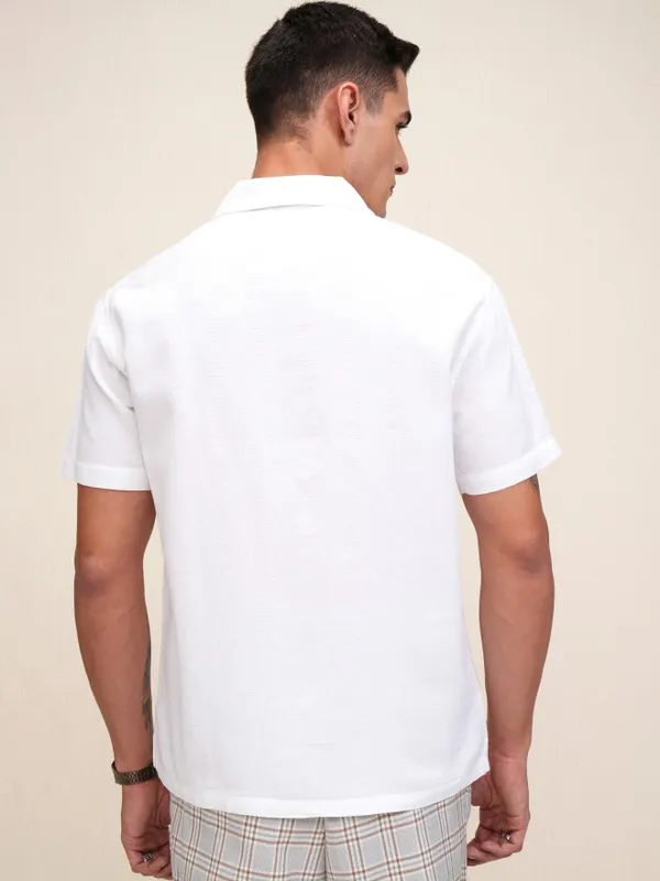 Highlander Men White Textured Relaxed Fit Casual Shirt