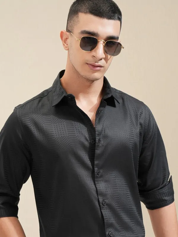 Highlander Men Black Textured Slim Fit Casual Shirt