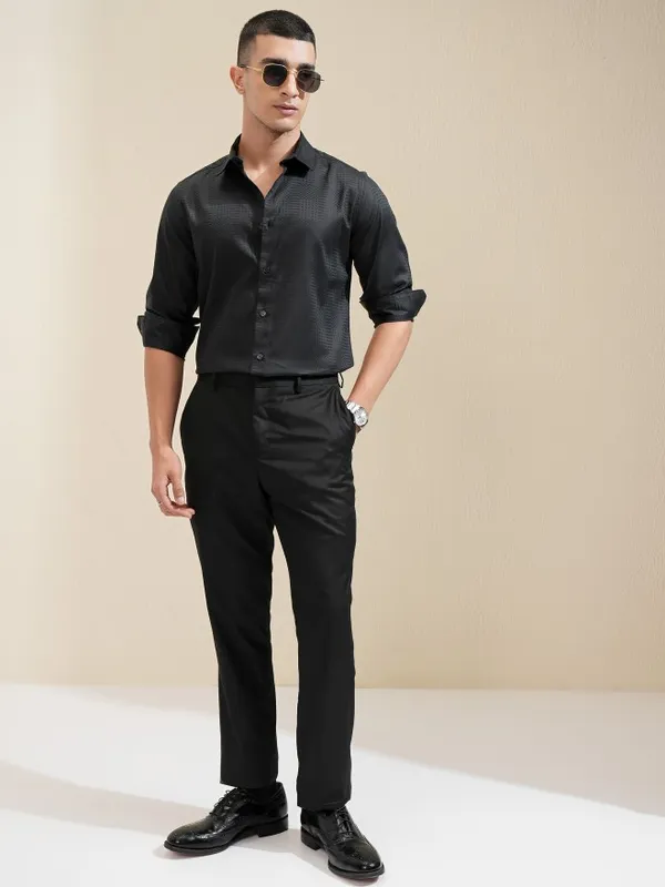 Highlander Men Black Textured Slim Fit Casual Shirt