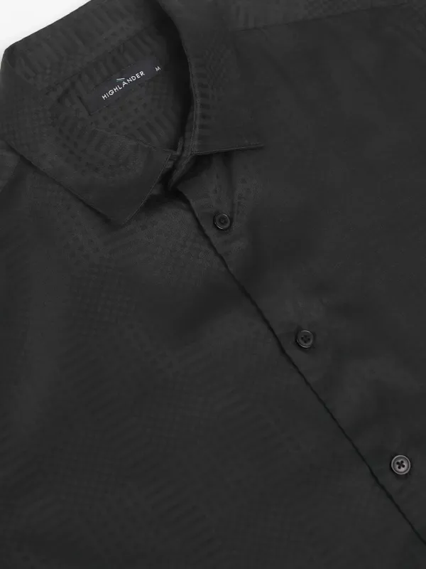 Highlander Men Black Textured Slim Fit Casual Shirt