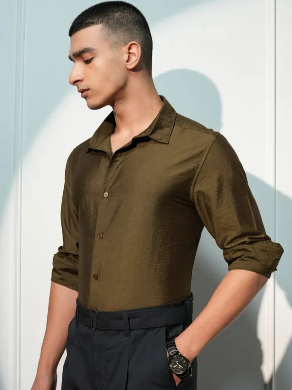 Men Slim Fit Casual Shirt