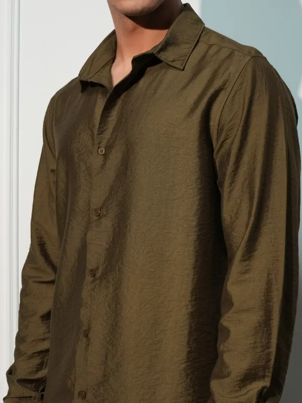 Men Slim Fit Casual Shirt