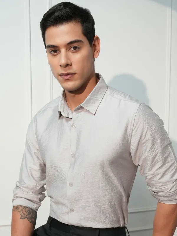 Highlander Men Grey Solid Slim Fit Casual Shirt