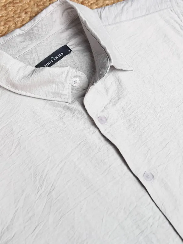 Highlander Men Grey Solid Slim Fit Casual Shirt
