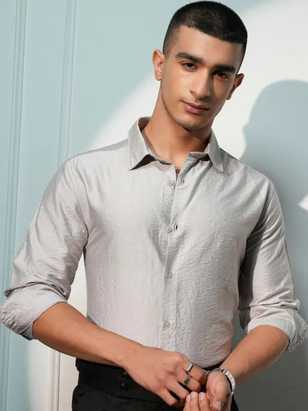 Highlander Men Grey Solid Slim Fit Casual Shirt