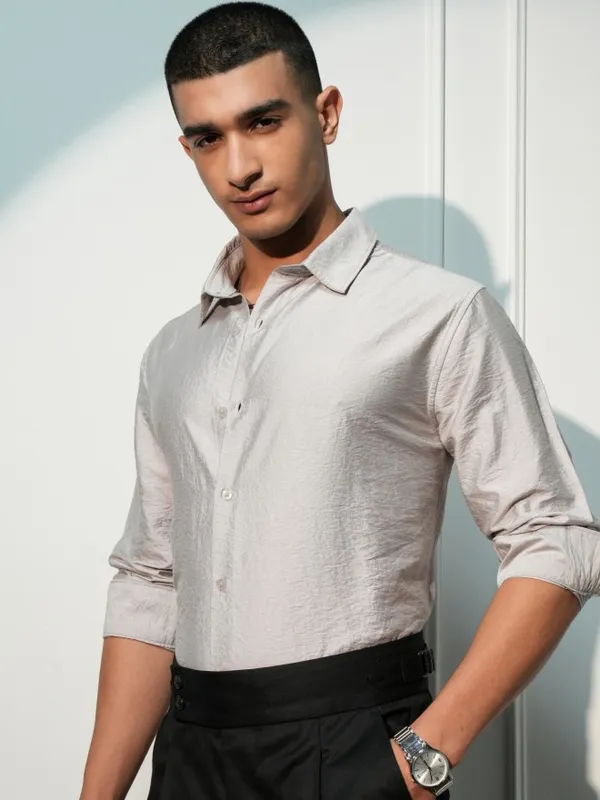 Highlander Men Grey Solid Slim Fit Casual Shirt