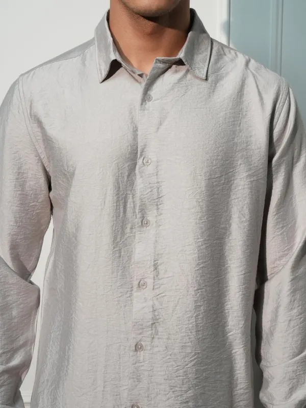 Highlander Men Grey Solid Slim Fit Casual Shirt