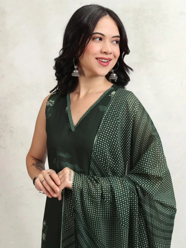 Women Kurta With Trousers & Dupatta