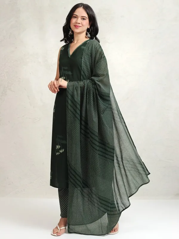 Women Kurta With Trousers & Dupatta