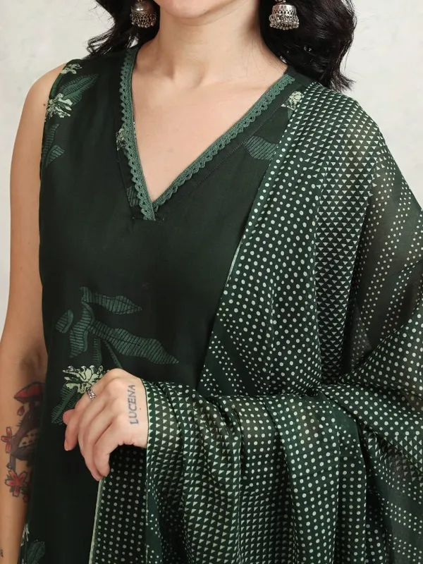 Women Kurta With Trousers & Dupatta