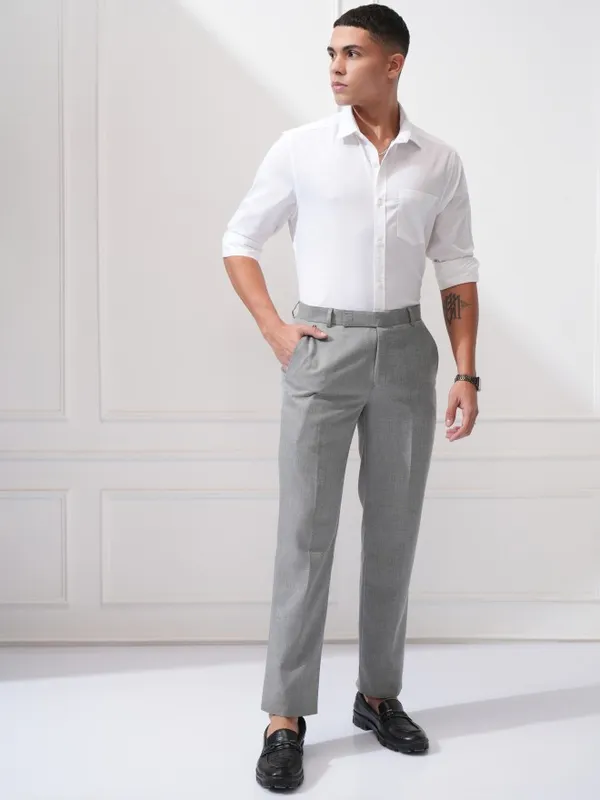 Highlander Men White Solid Formal Slim Fit shirt