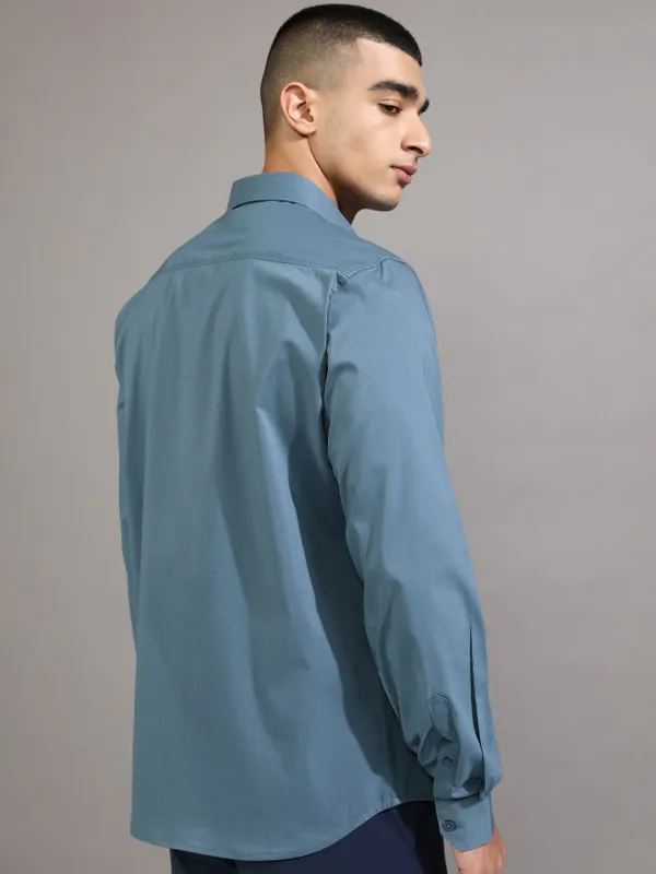 Highlander Men Blue Solid Slim Fit Casual Shirt