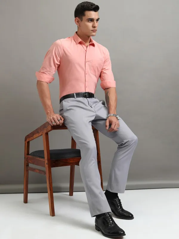Highlander Men Peach Solid Slim Fit Casual Shirt
