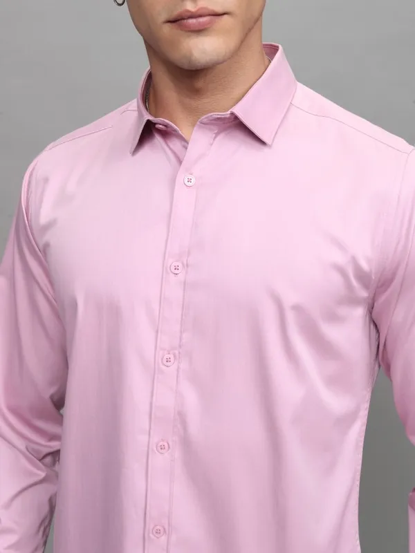 Highlander Men Pink Solid Slim Fit Casual Shirt