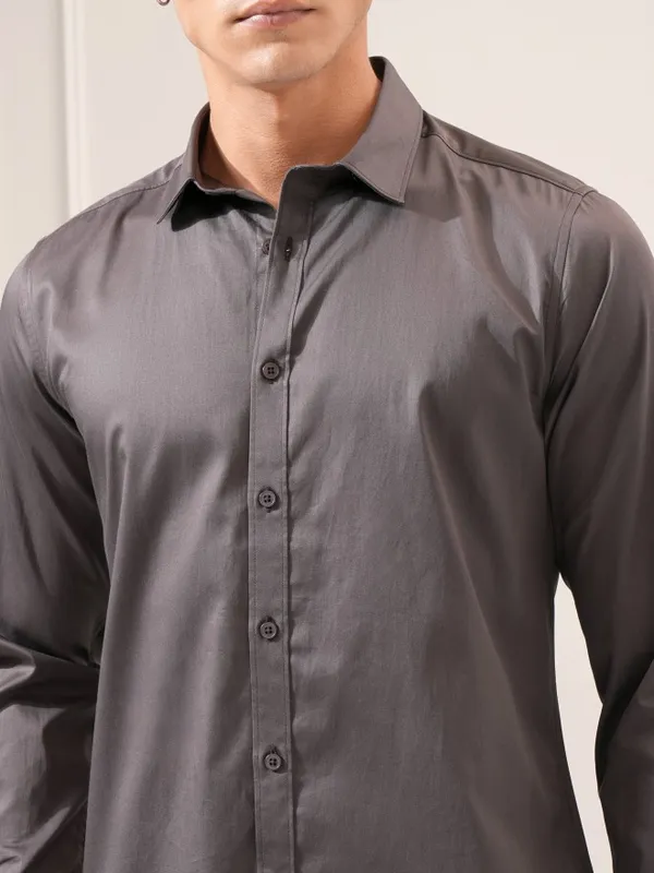 Highlander Men Grey Solid Slim Fit Casual Shirt