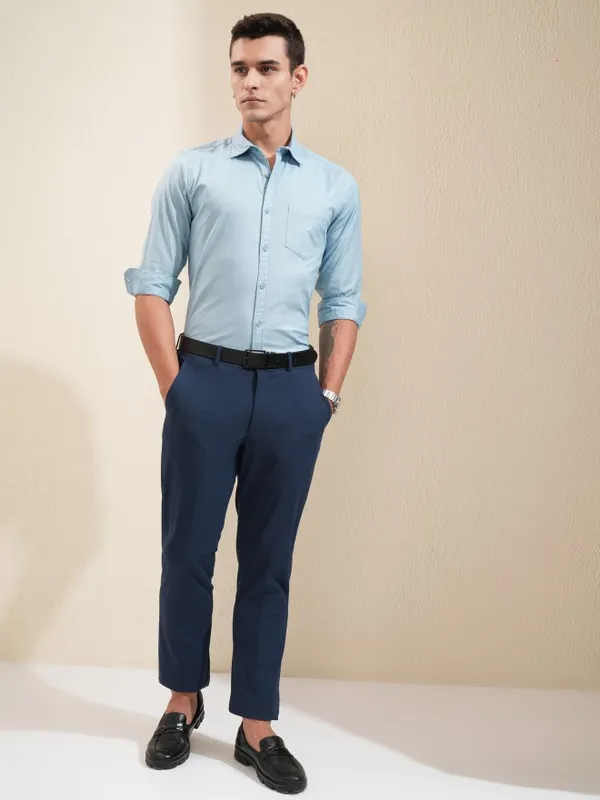 Highlander Men Blue Solid Regular Fit Casual Shirt