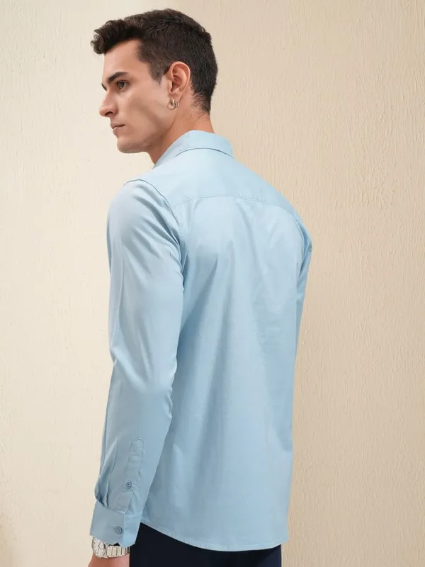 Highlander Men Blue Solid Regular Fit Casual Shirt