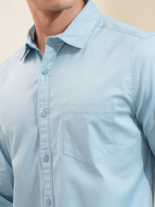 Highlander Men Blue Solid Regular Fit Casual Shirt