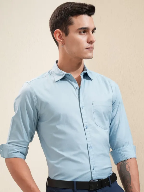 Highlander Men Blue Solid Regular Fit Casual Shirt