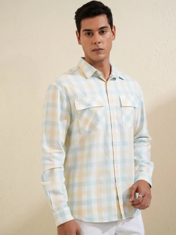 Locomotive Men Green Checked Relaxed Fit Casual Shirt