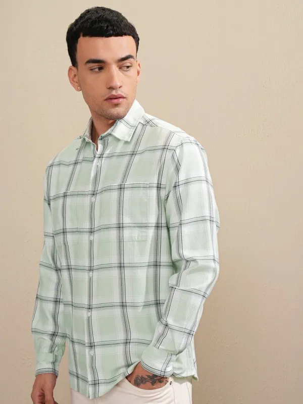 Highlander Men Green Checked Relaxed Fit Casual Shirt