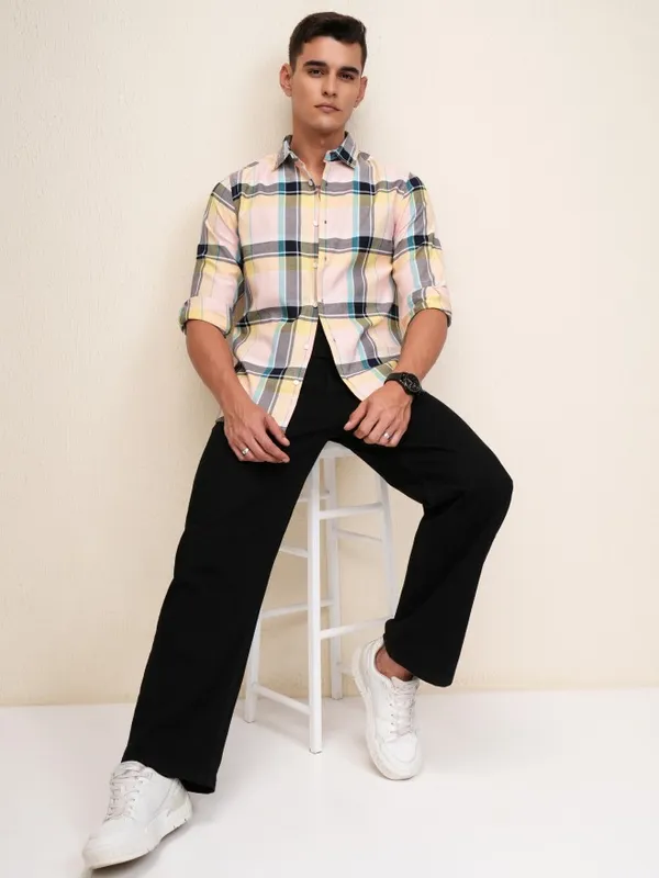Highlander Men Peach Checked Regular Fit Casual Shirt
