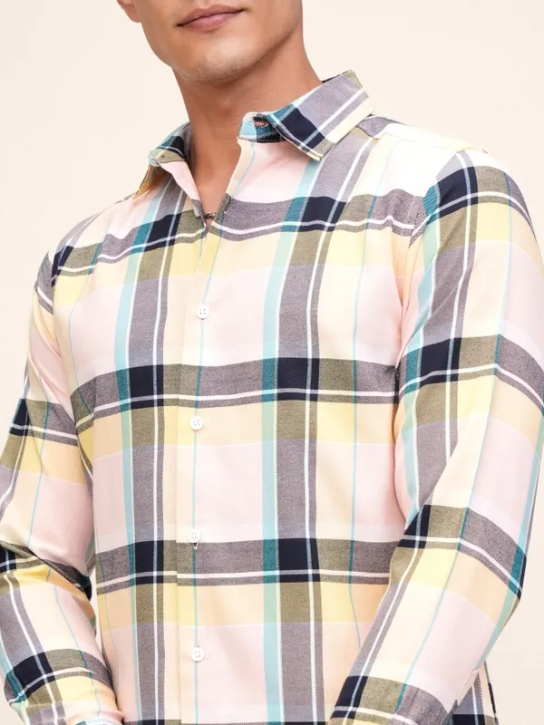 Highlander Men Peach Checked Regular Fit Casual Shirt