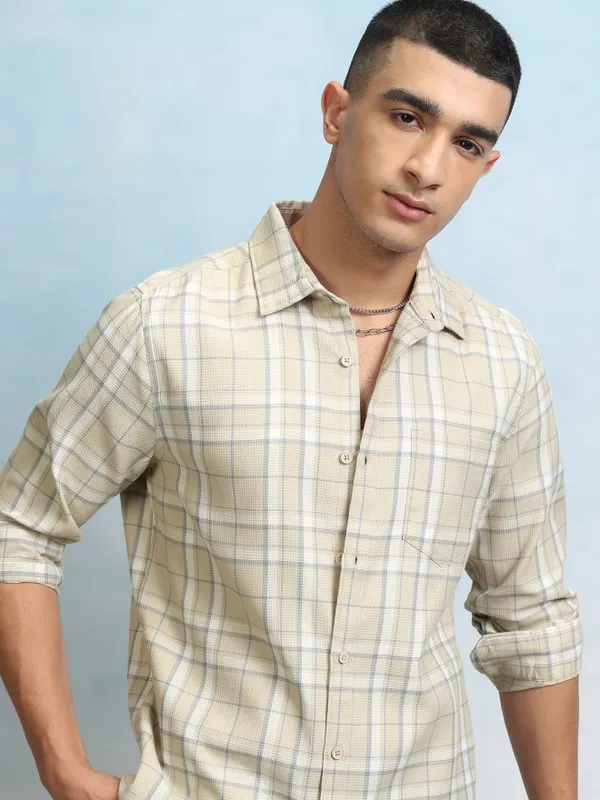 Highlader Men Beige Checked Regular Fit Casual Shirt