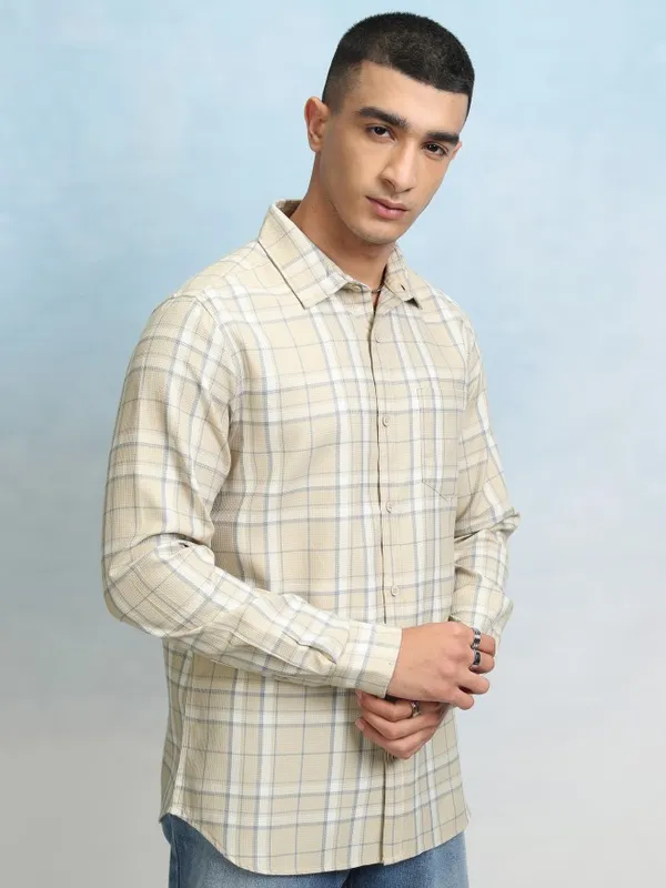 Highlader Men Beige Checked Regular Fit Casual Shirt