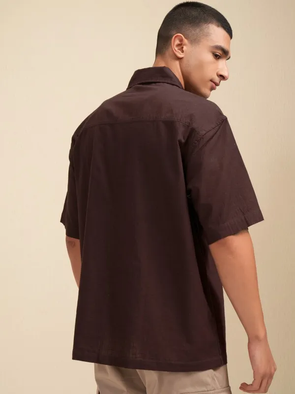 Highlander Men Brown Solid Oversized Fit Casual Shirt