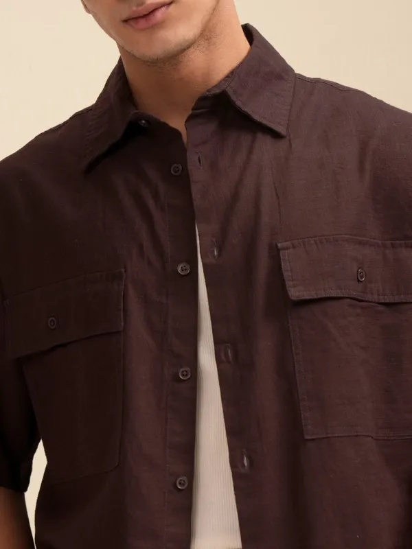 Highlander Men Brown Solid Oversized Fit Casual Shirt