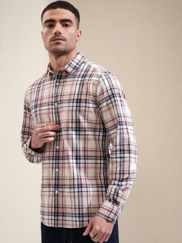 Locomotive Men Pink Checked Regular Fit Casual Shirt