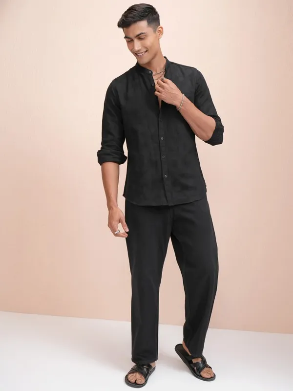 Locomotive Men Black Textured Regular Fit Casual Shirt