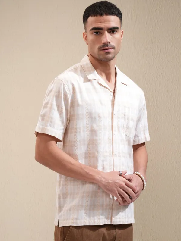 Locomotive Men Beige Checked Relaxed Fit Casual Shirt