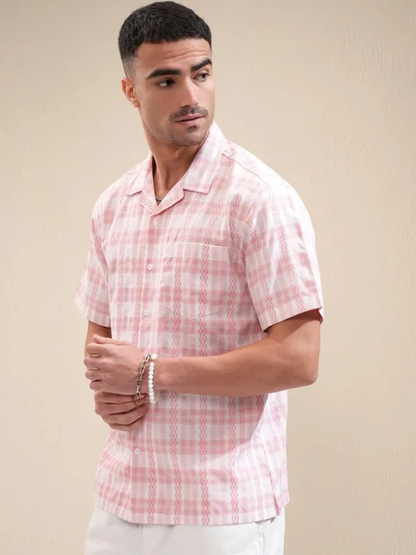 Locomotive Men Pink Checked Relaxed Fit Casual Shirt