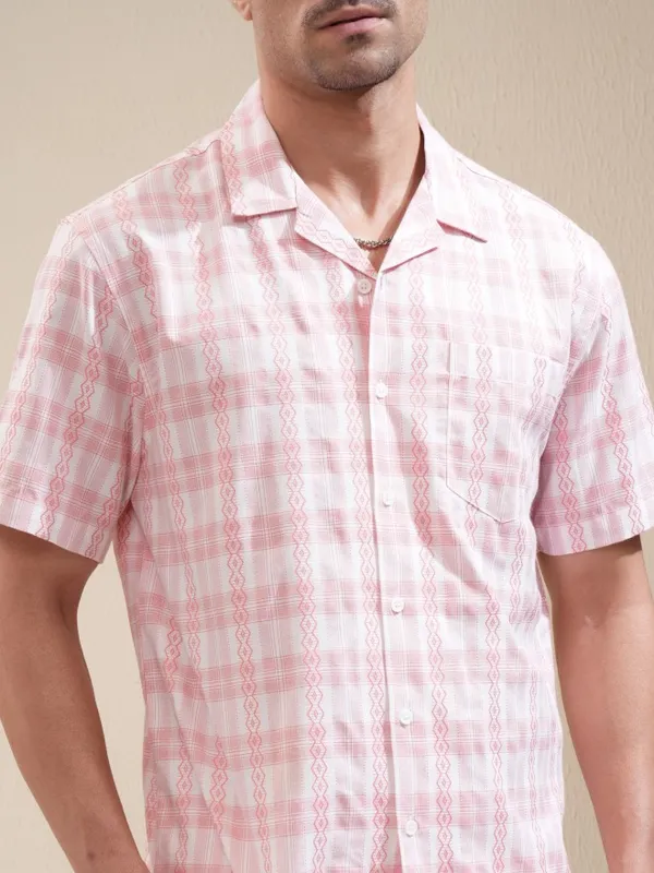 Locomotive Men Pink Checked Relaxed Fit Casual Shirt