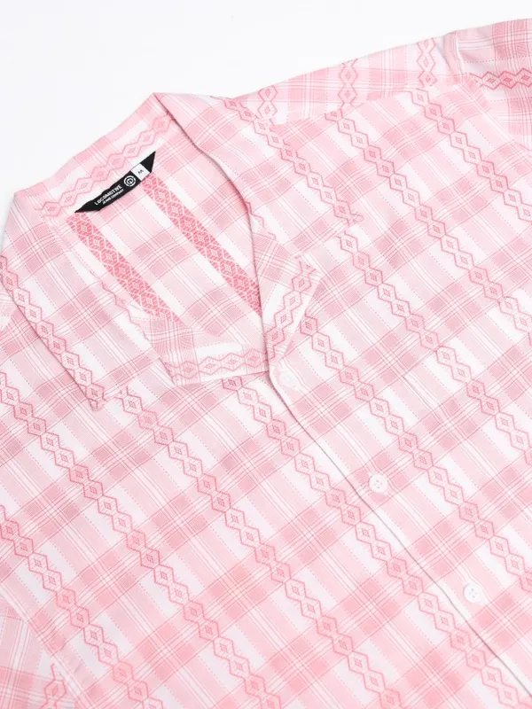 Locomotive Men Pink Checked Relaxed Fit Casual Shirt