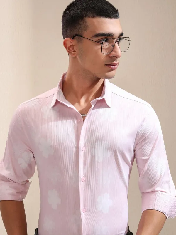 Highlander Men Pink Printed Slim Fit Casual Shirt