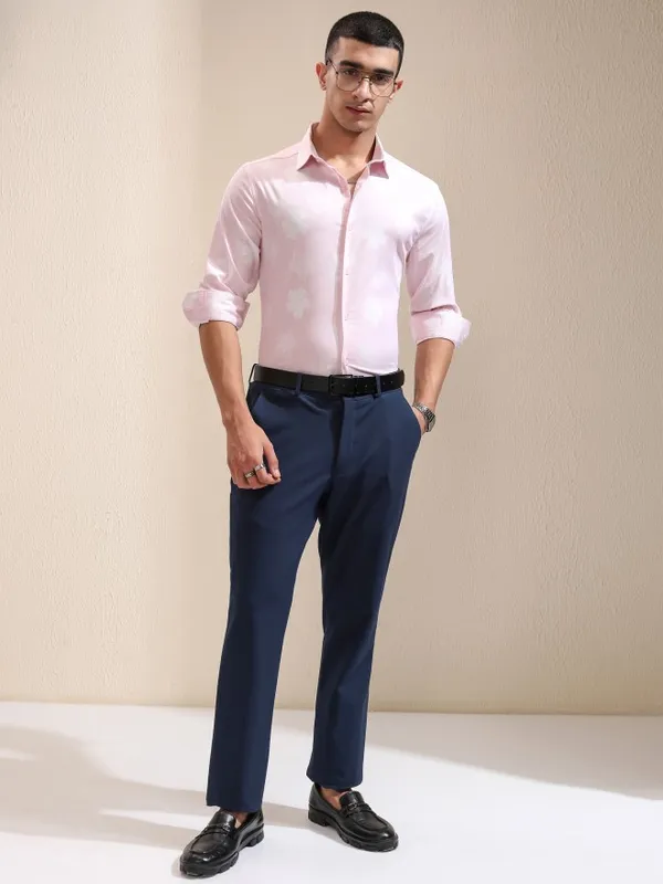 Highlander Men Pink Printed Slim Fit Casual Shirt