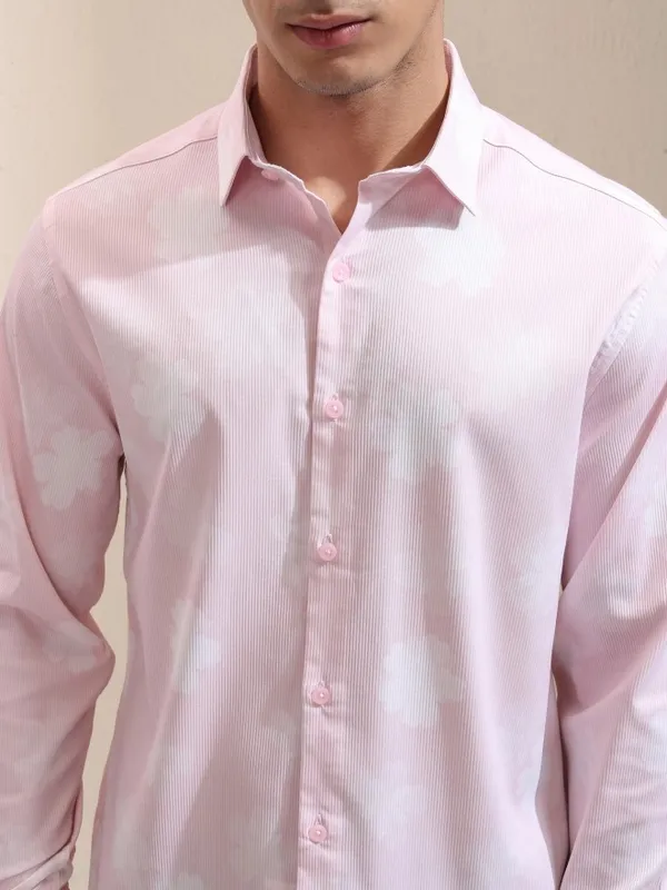 Highlander Men Pink Printed Slim Fit Casual Shirt