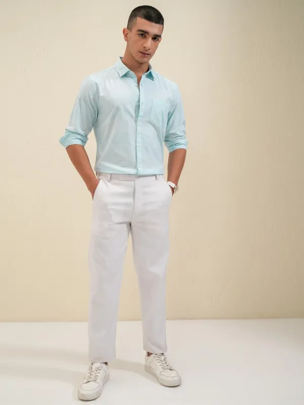 Highlander Men Blue Solid Regular Fit Casual Shirt
