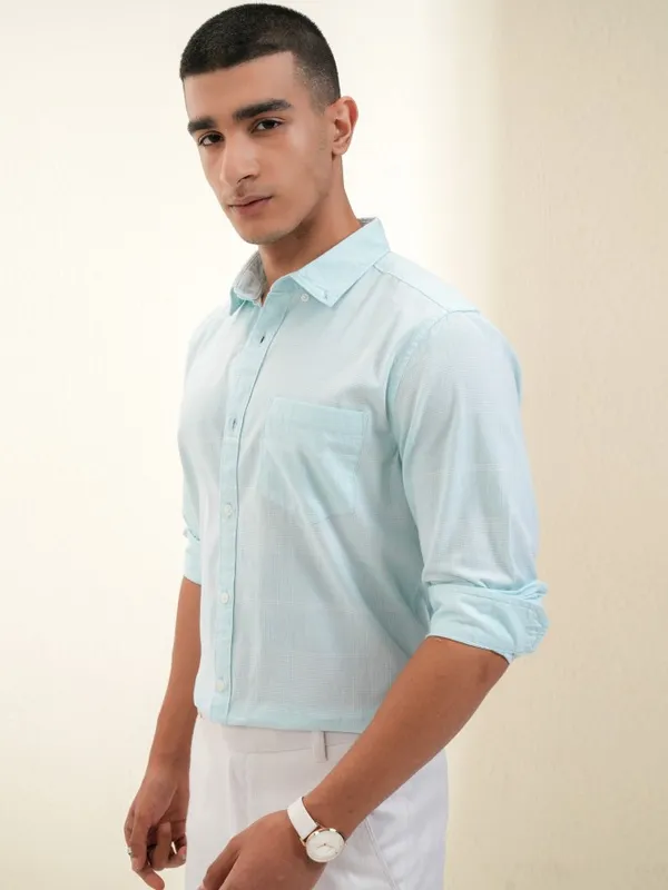 Highlander Men Blue Solid Regular Fit Casual Shirt