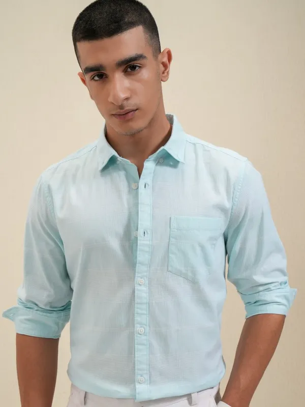 Highlander Men Blue Solid Regular Fit Casual Shirt