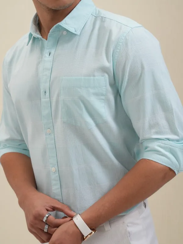 Highlander Men Blue Solid Regular Fit Casual Shirt