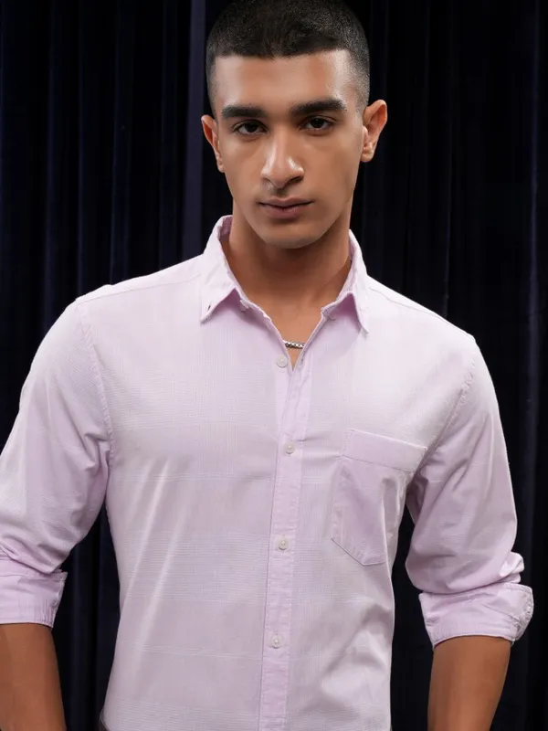 Highlander Men Pink Striped Regular Fit Casual Shirt