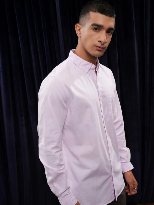 Highlander Men Pink Striped Regular Fit Casual Shirt