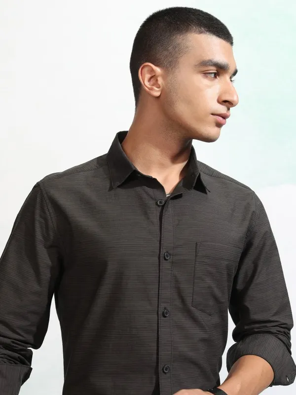 Highlander Men Grey Textured Slim Fit Casual Shirt
